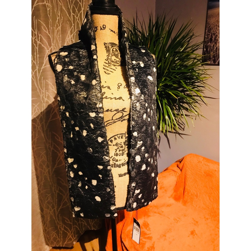 ✨SALE ✨ NWT - BCBG Maxazria Reversible Scarf